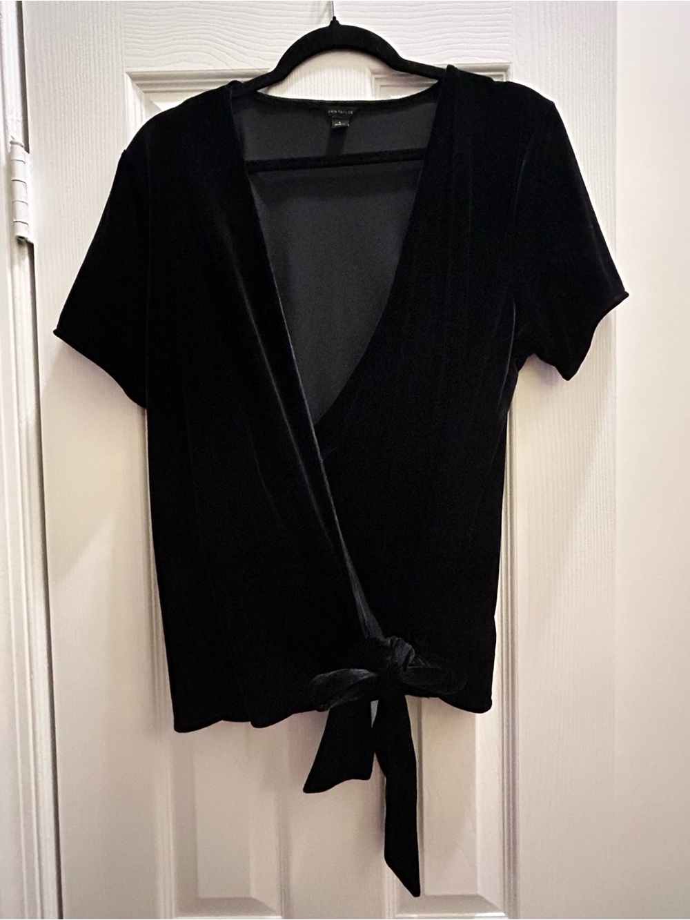 Ann Taylor Large Black Velvet Tie-Waist Wrap Top Festive Holiday